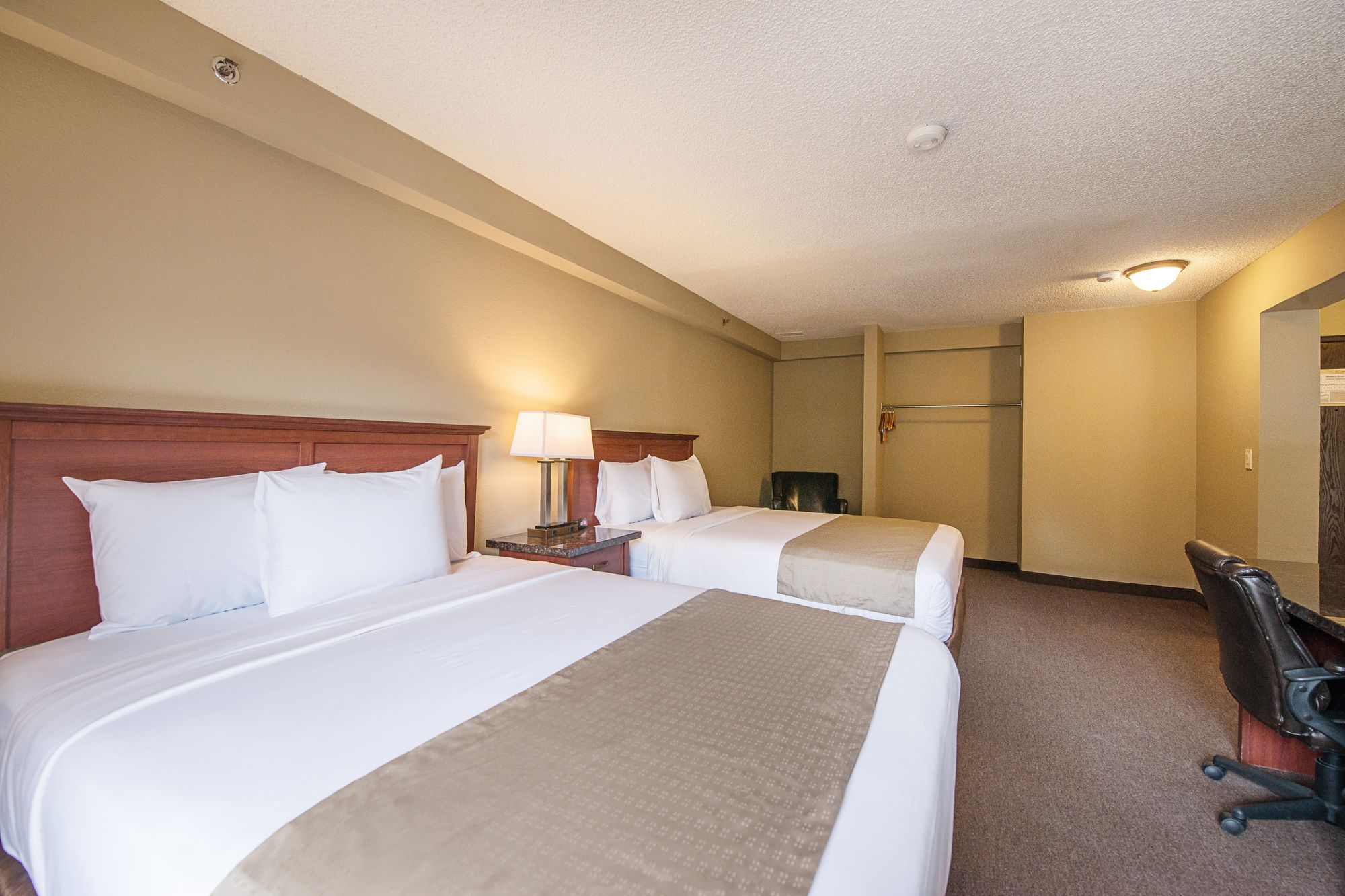 Фото Rodeway Inn & Suites Portland - Jantzen Beach