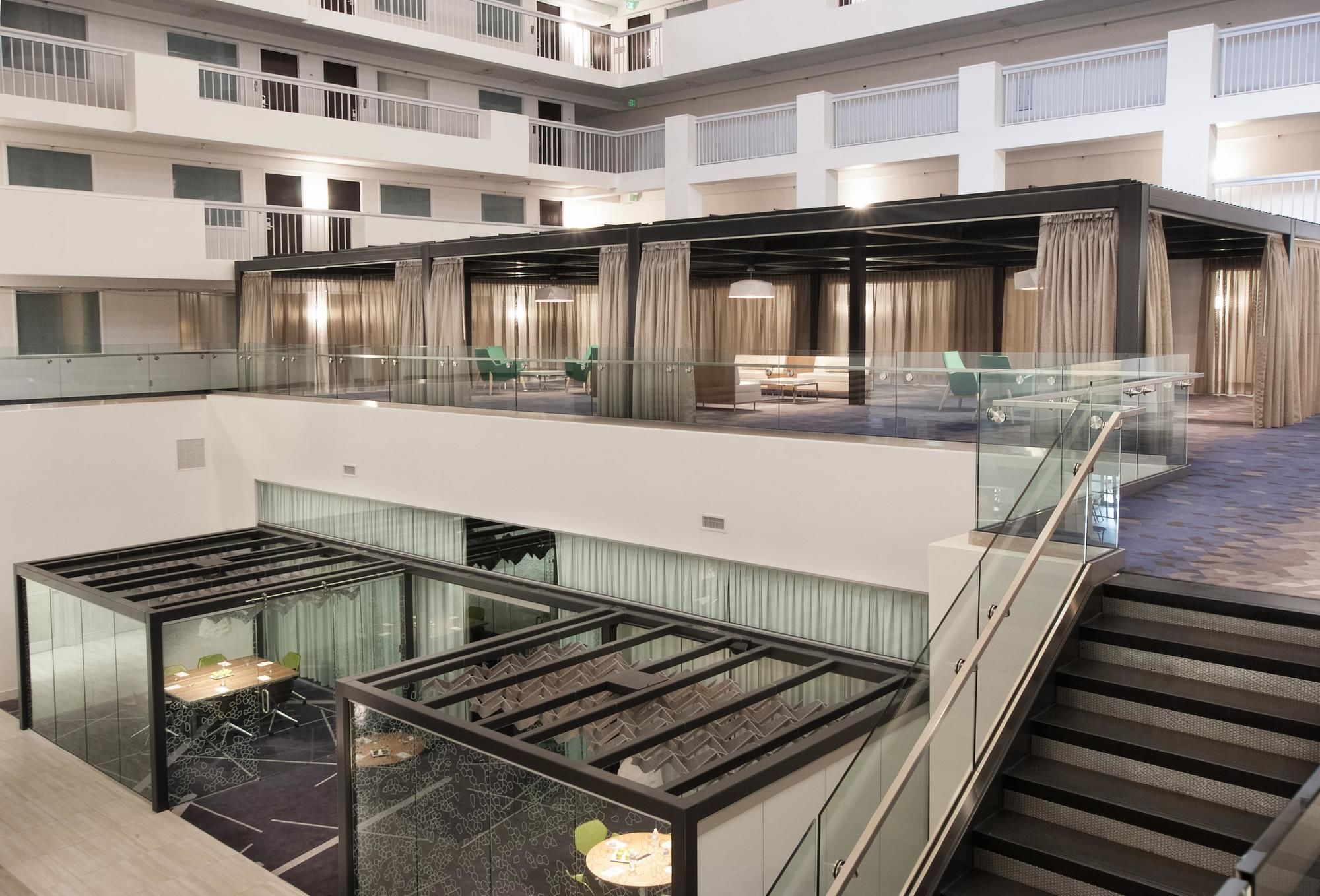 Фото Embassy Suites Raleigh-Crabtree