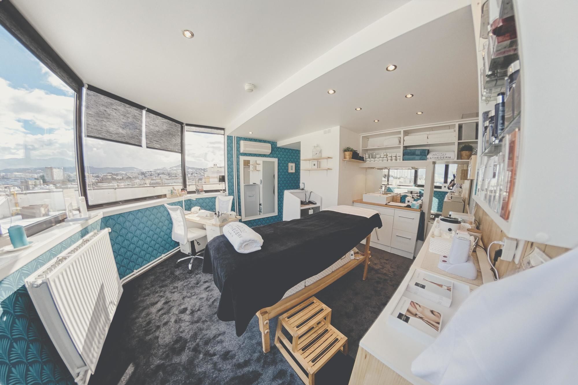 Фото Radisson Hotel Clermont-Ferrand