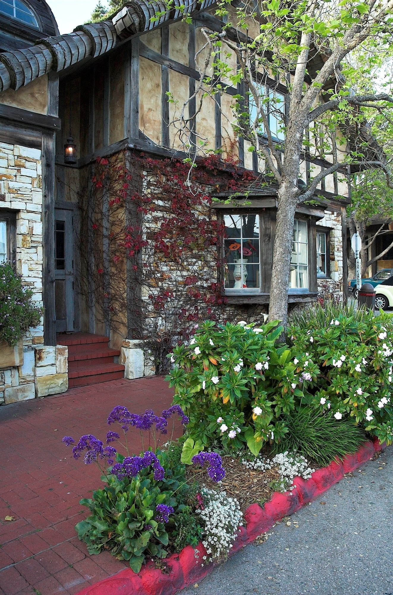 Фото Comfort Inn Carmel by The Sea