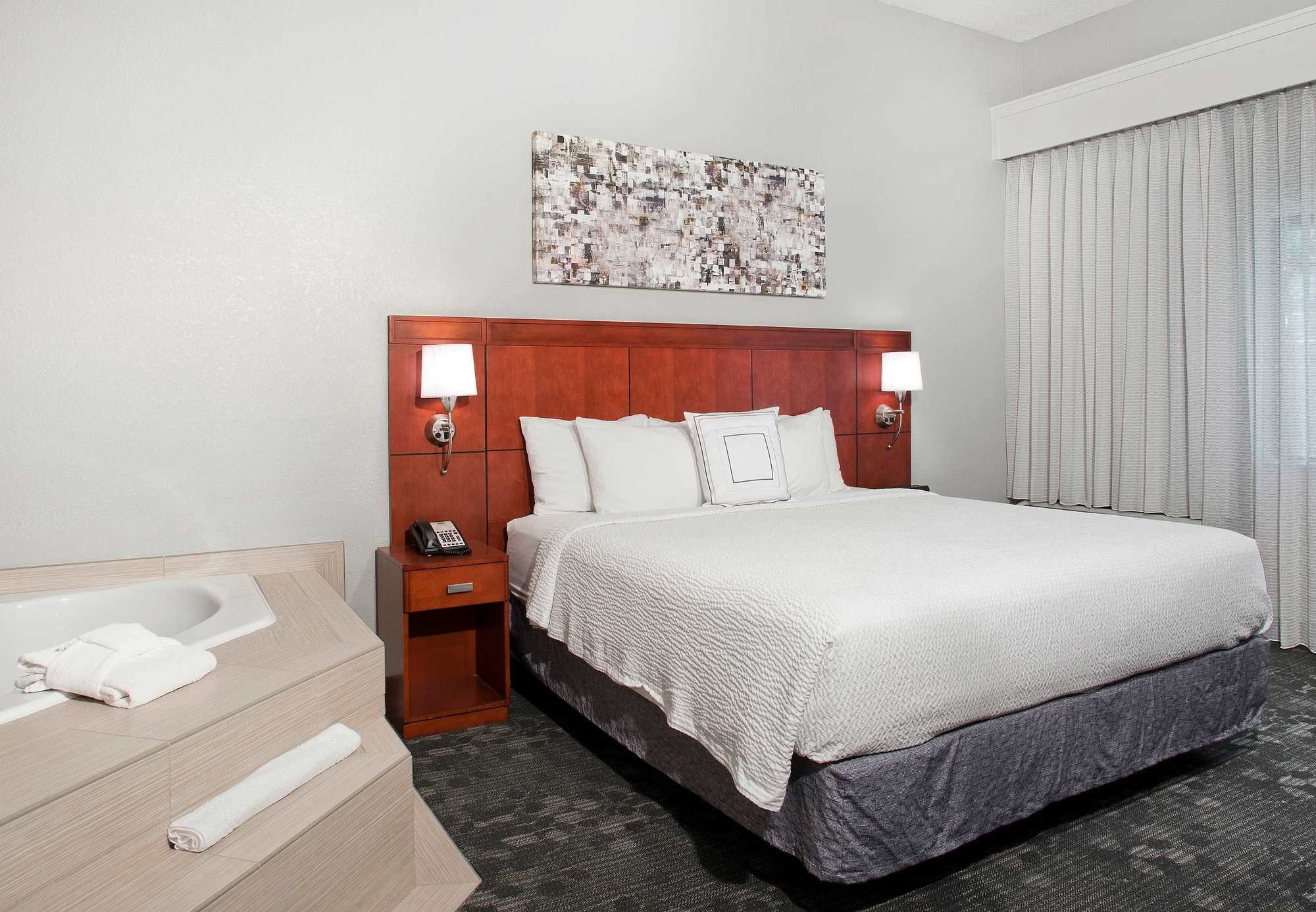 Фото Courtyard by Marriott Ballantyne