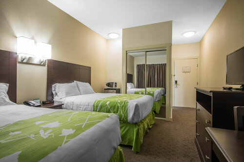 Гостиница Motel 6 Surrey, Bc в Суррее