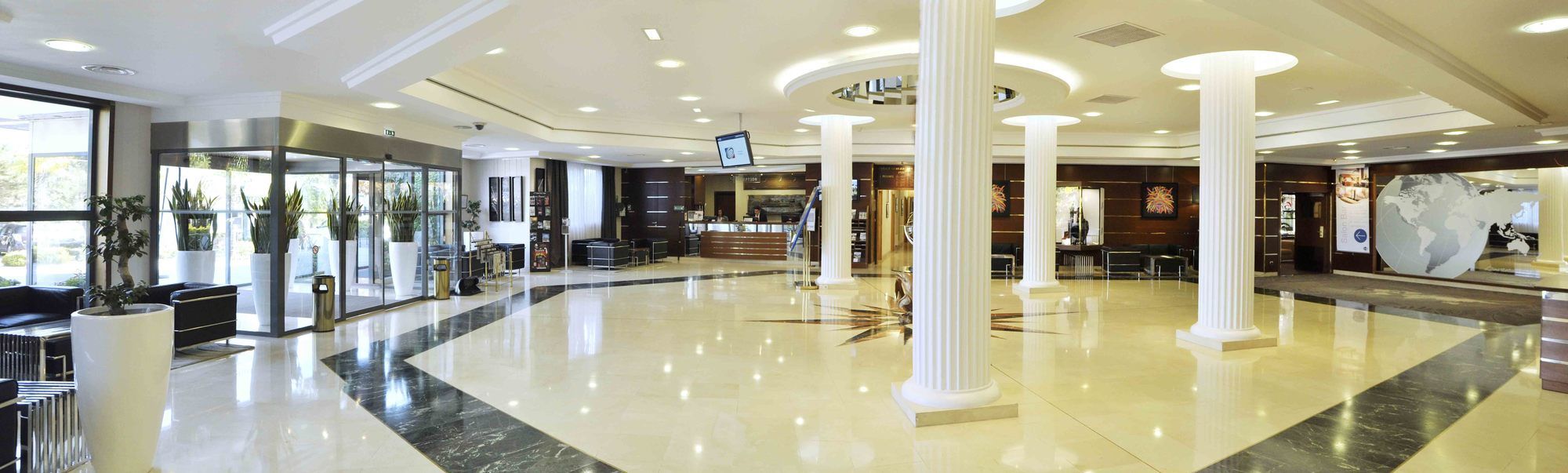 Фото Westotel Nantes Atlantique