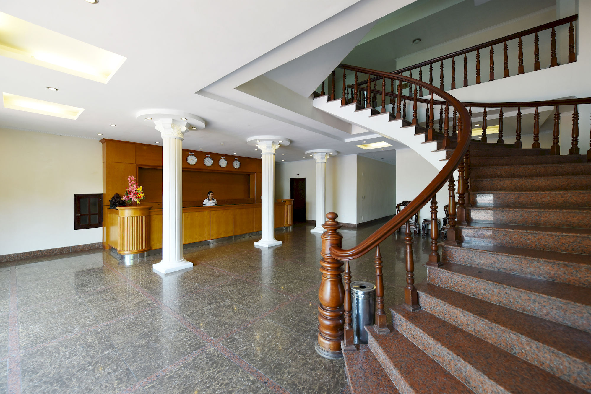 Фото Gieng Ngoc Hotel