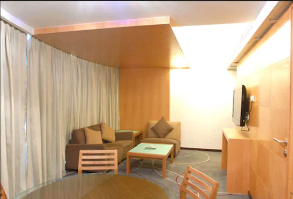 Фото Peninsula Grand Hotel