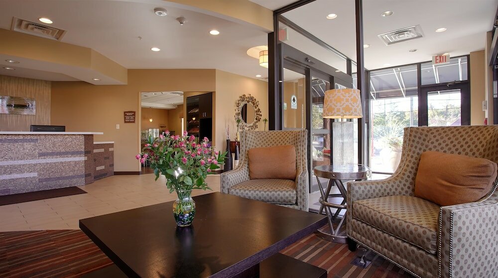 Фото Best Western Plus College Park Hotel