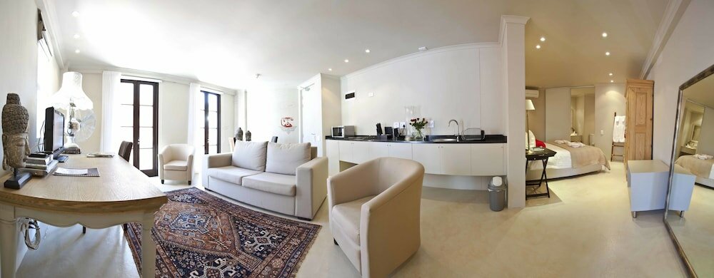 Фото Rouge on Rose Boutique Hotel