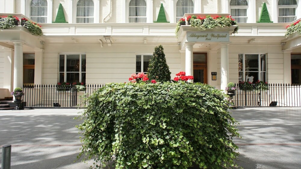 Фото Westpoint Hotel