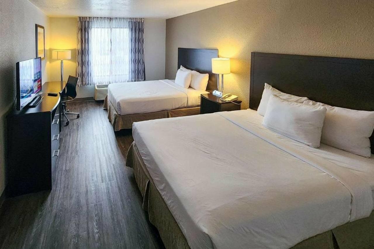 Фото Le Ritz Hotel and Suites
