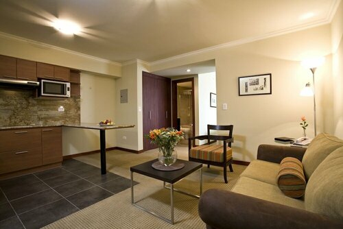 Гостиница Hotel Stubel Suites and Cafe в Кито