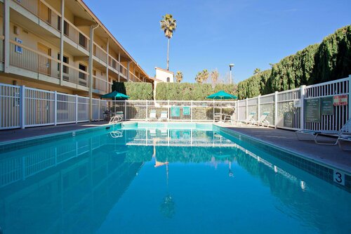 Гостиница La Quinta Inn & Suites by Wyndham San Bernardino в Сан-Бернардино