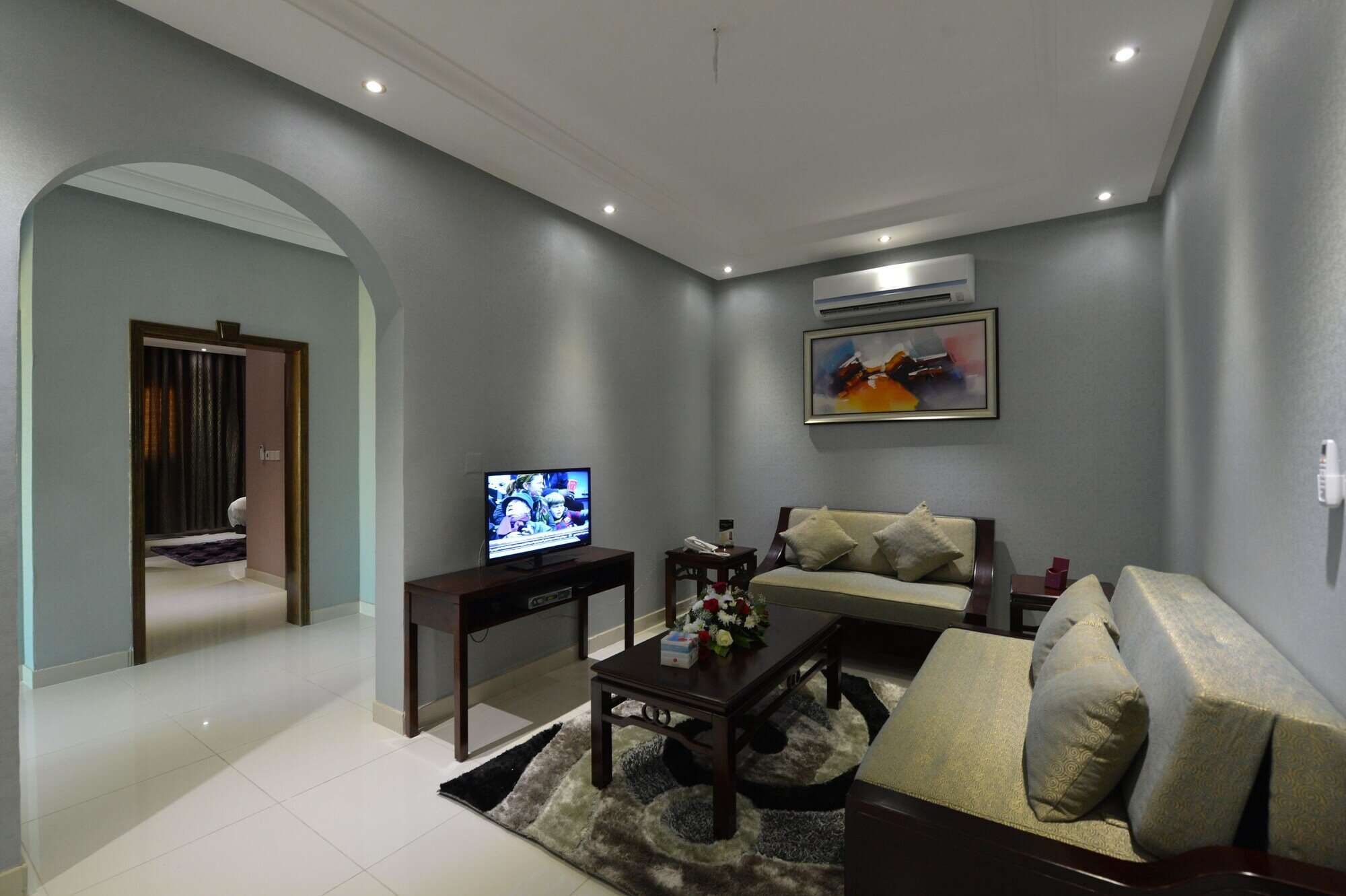 Фото La Fontaine Al Shorouq Suites