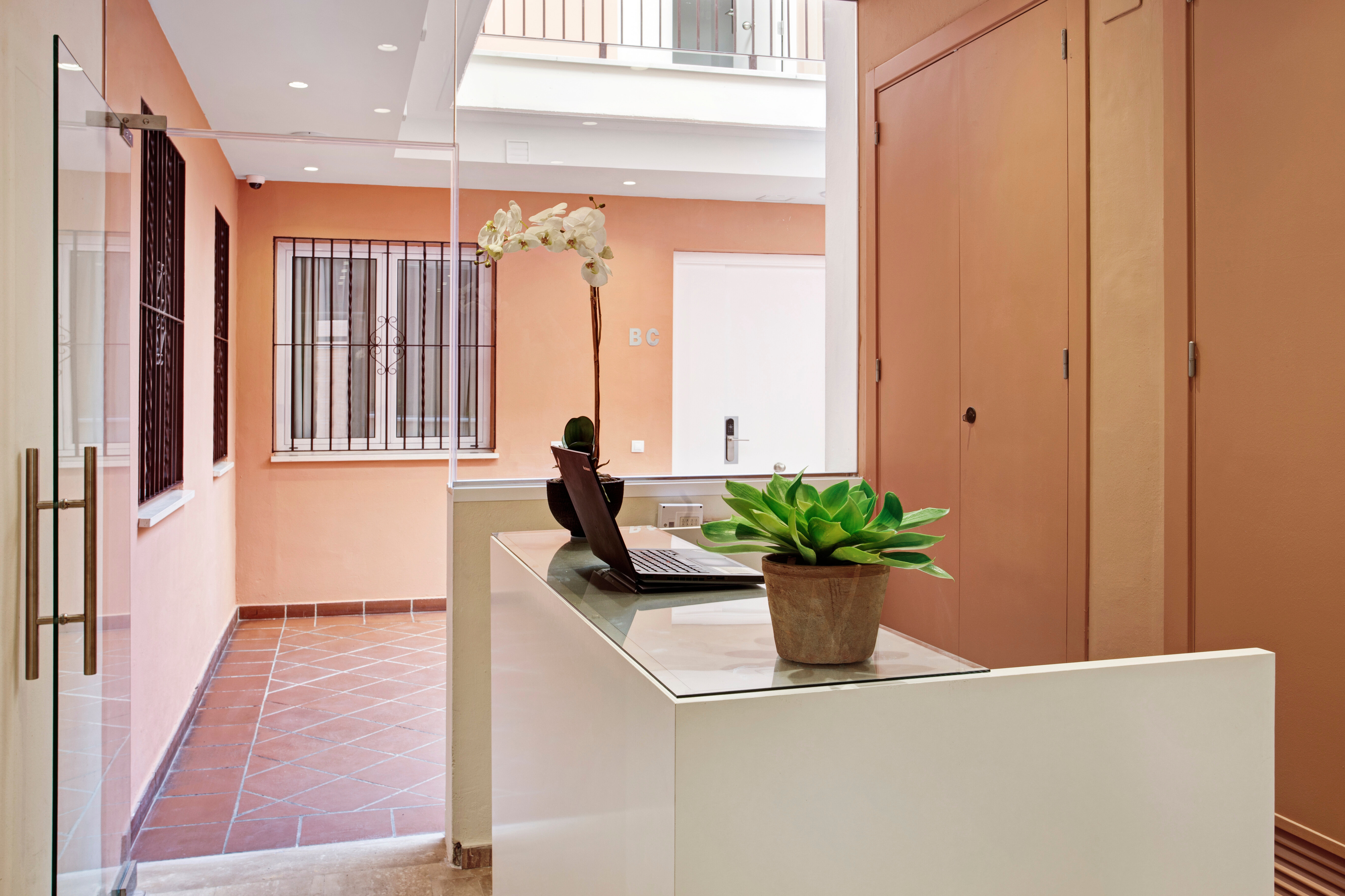 Фото Apartamentos Metrópolis Sevilla