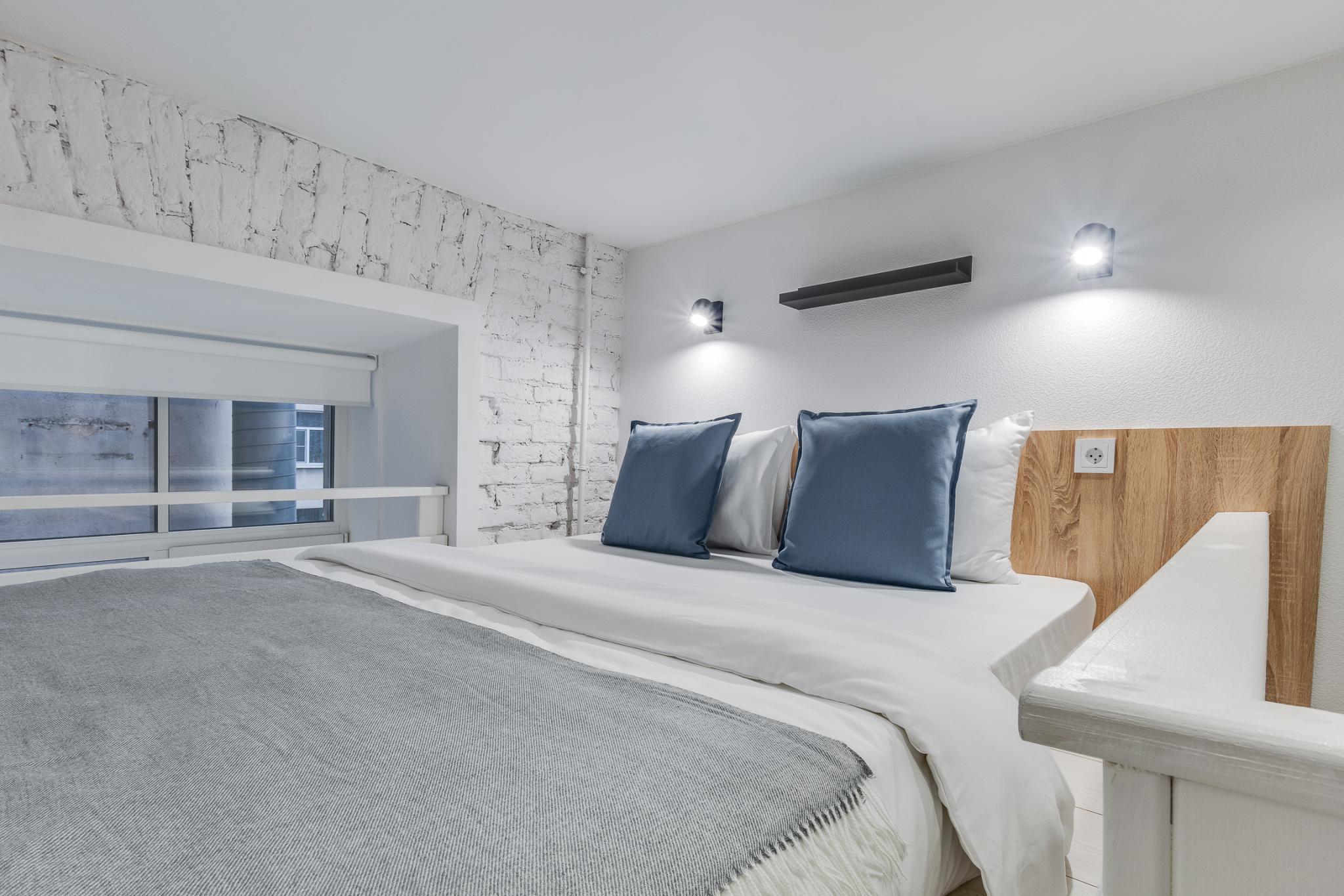 Фото Arlo Ломоносова