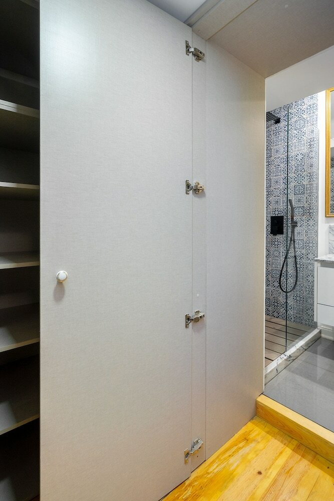 Фото Great Location & Family Apartment