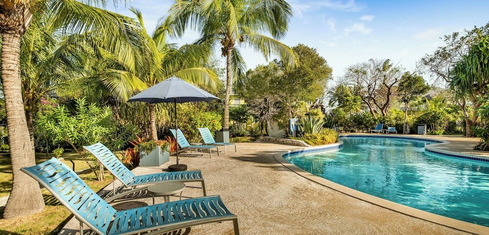 Фото Pineapple Fields Boutique Condo Hotel