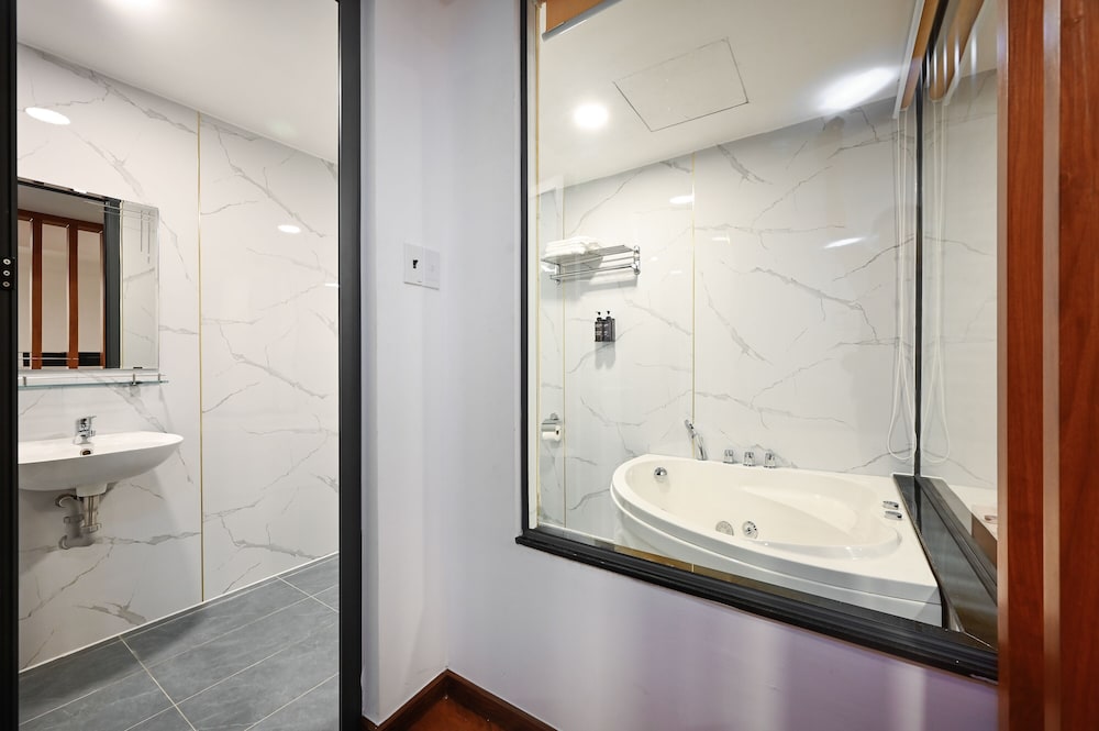 Фото Yoko Airport Saigon Hotel