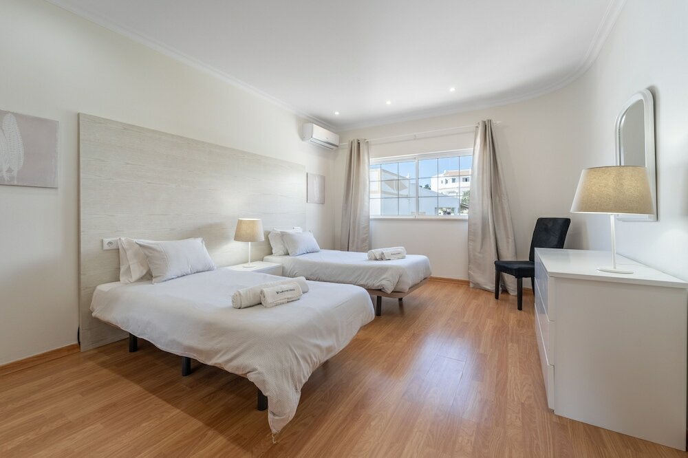 Фото Villa Lemos by HelloVacations