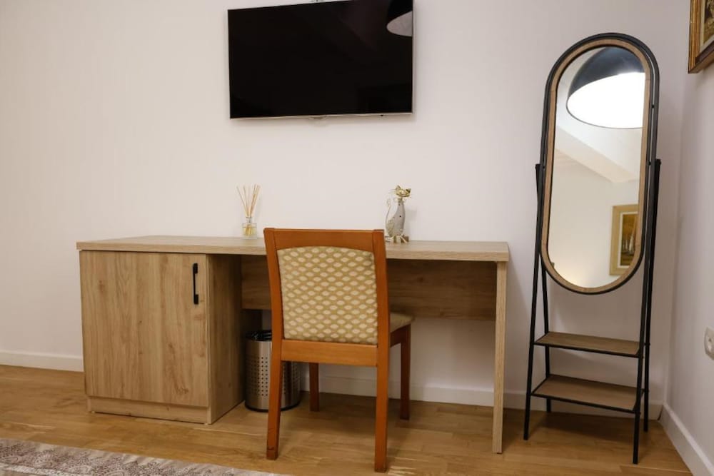 Фото Vila Ferdinand Modern Rooms In Tirana