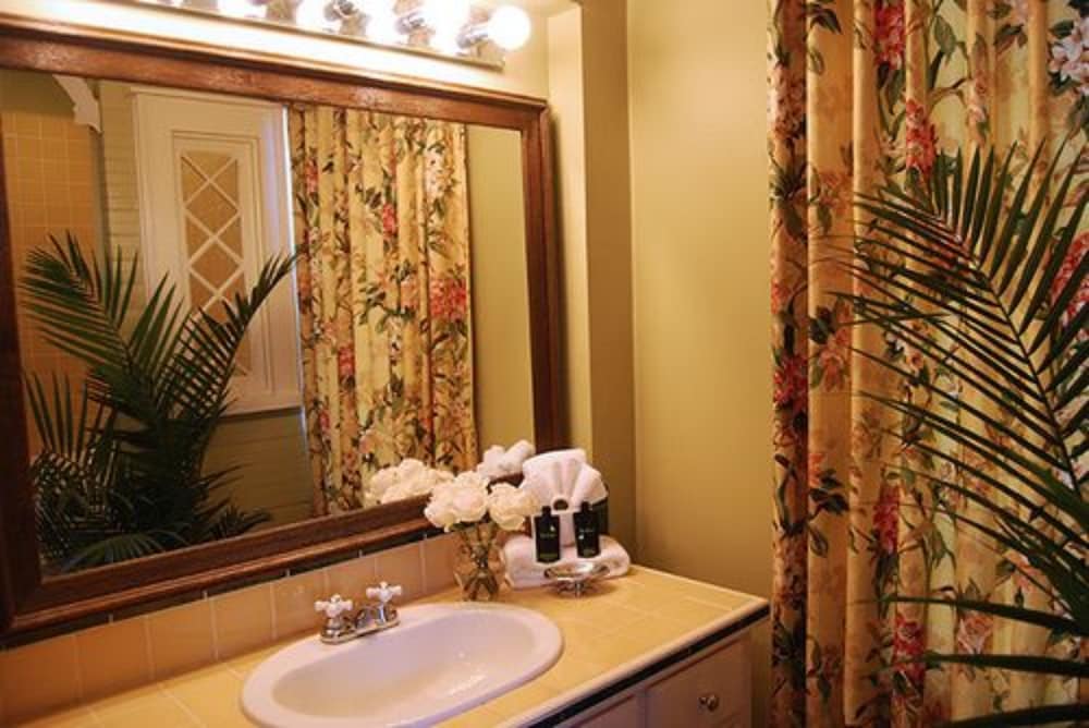 Фото Rothschild-Pound House Inn