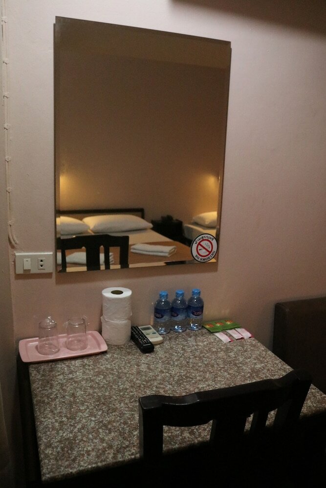 Фото Suksawad Hotel