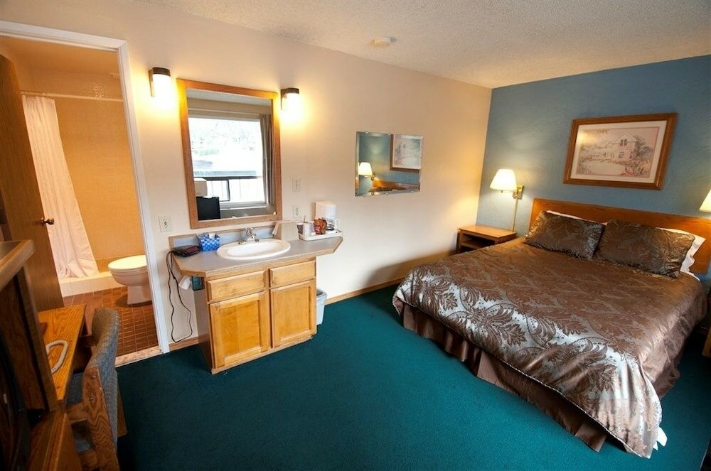 Фото Cedarwood Inn of Ashland