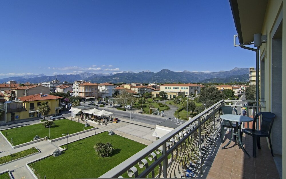 Фото Hotel Nuovo Tirreno