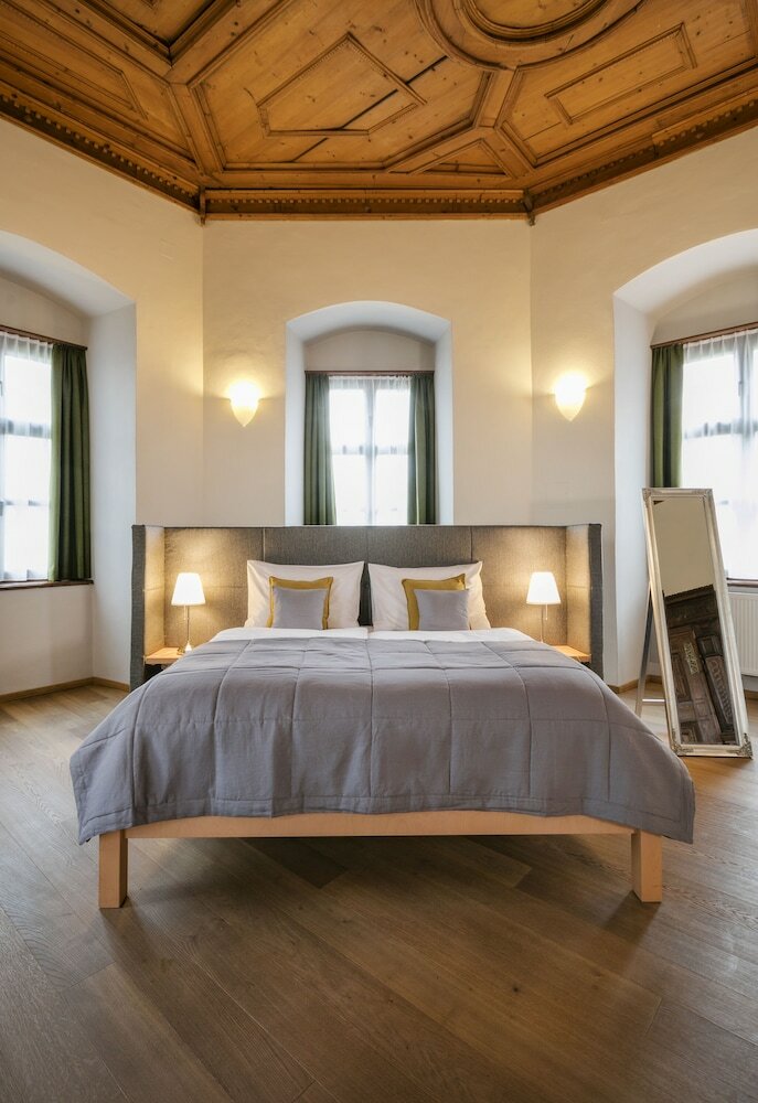 Фото Jufa Hotel Schloss Röthelstein