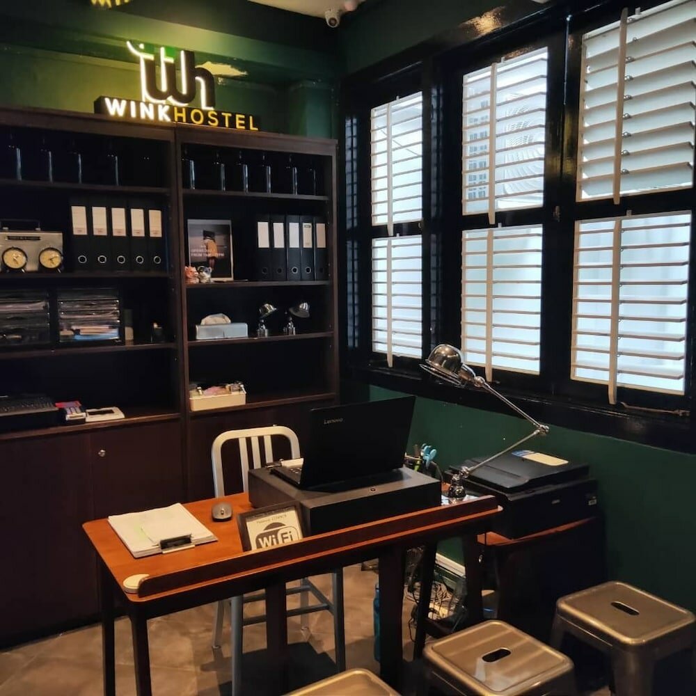 Фото Wink @ Mosque Street