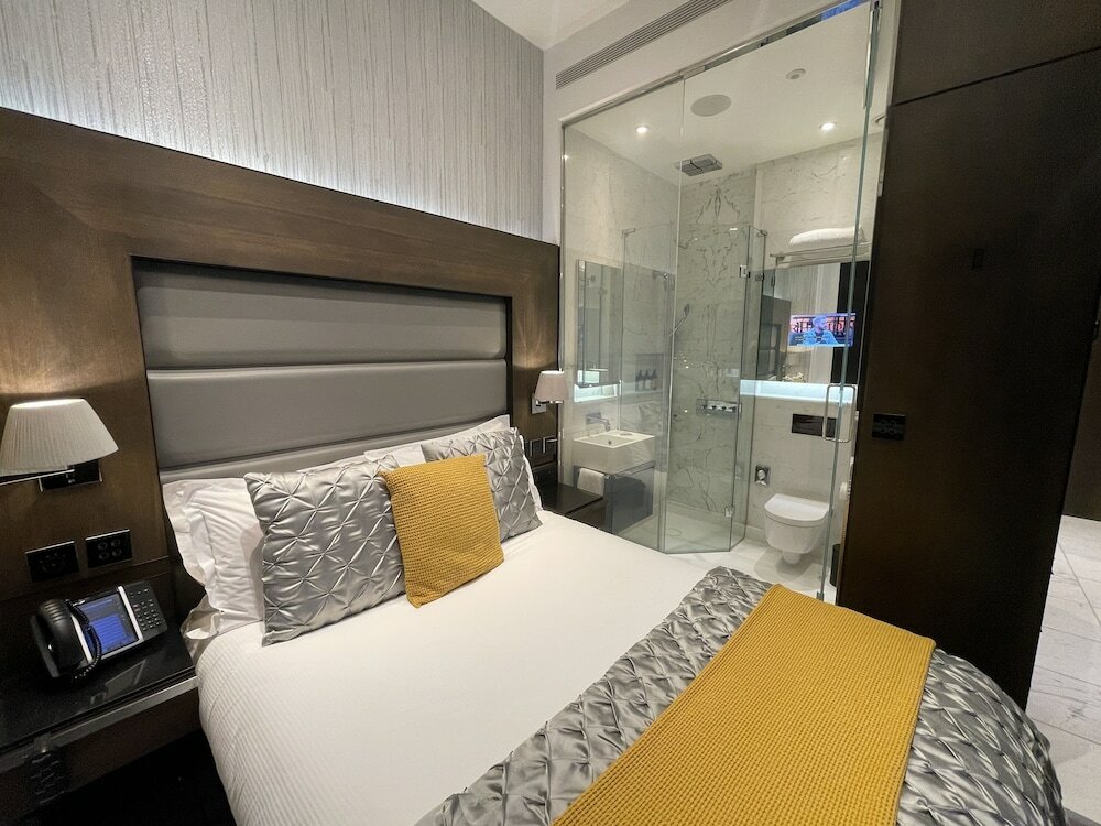 Фото Eccleston Square Hotel