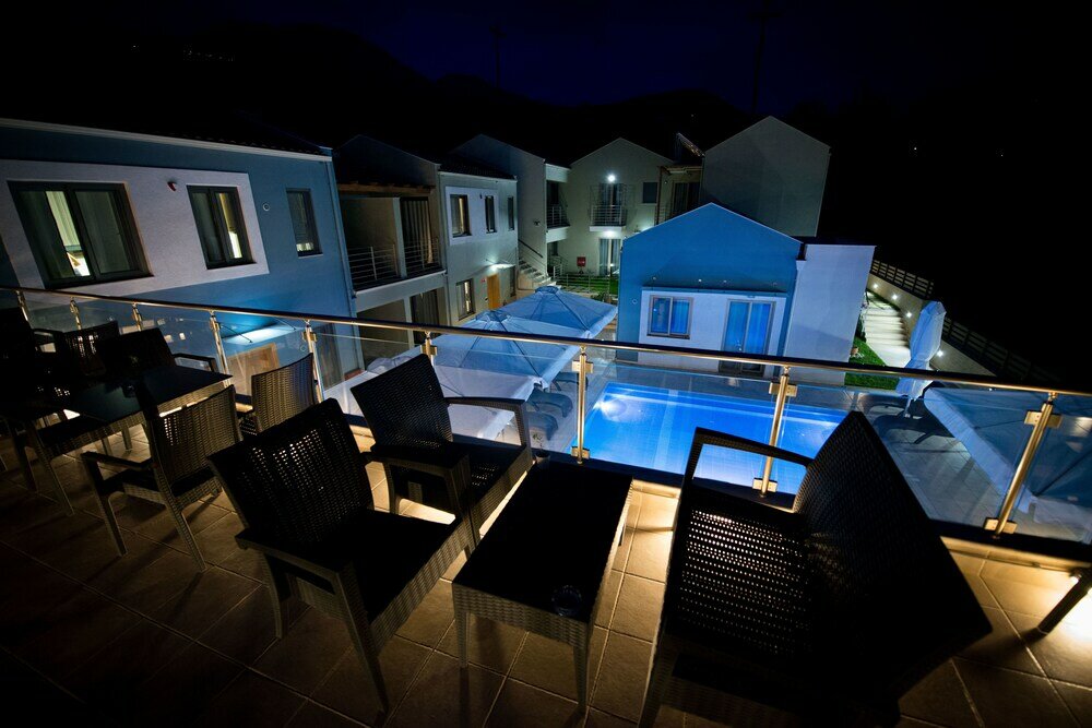 Фото Mantinia Bay Hotel