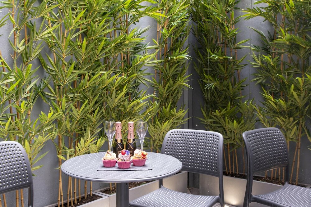 Фото Eccleston Square Hotel