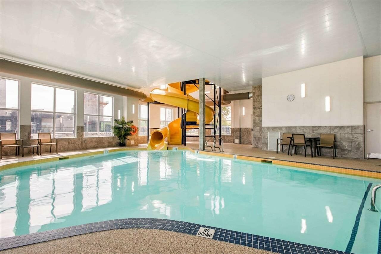 Фото Comfort Inn & Suites