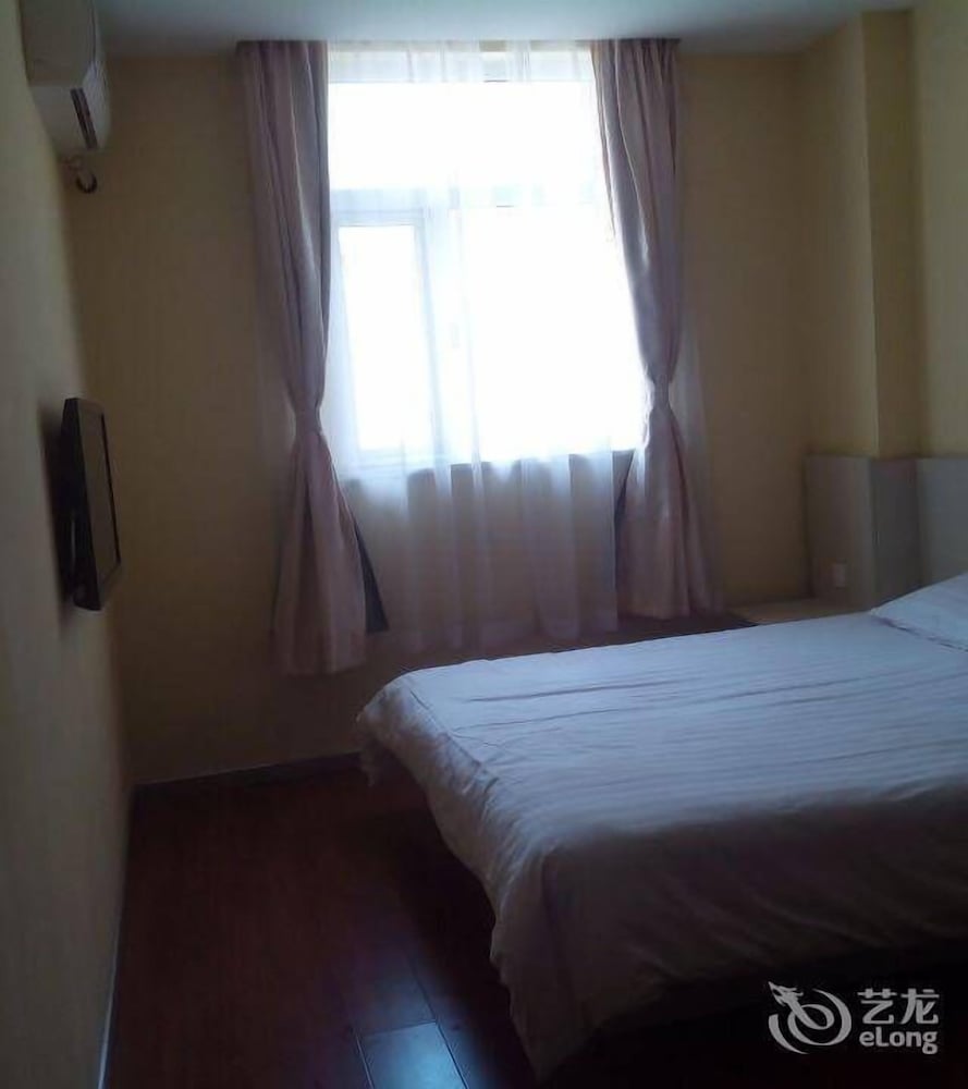 Фото Mercure Qingdao Downtown