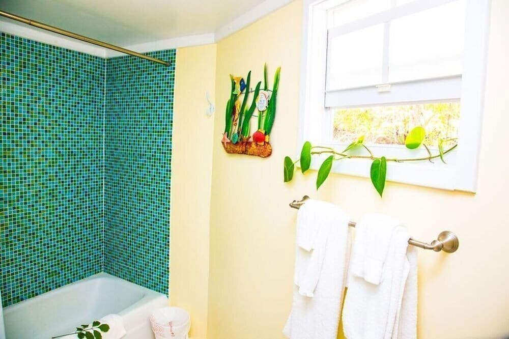 Фото Отель The Sunset Cove And Rainbow Room