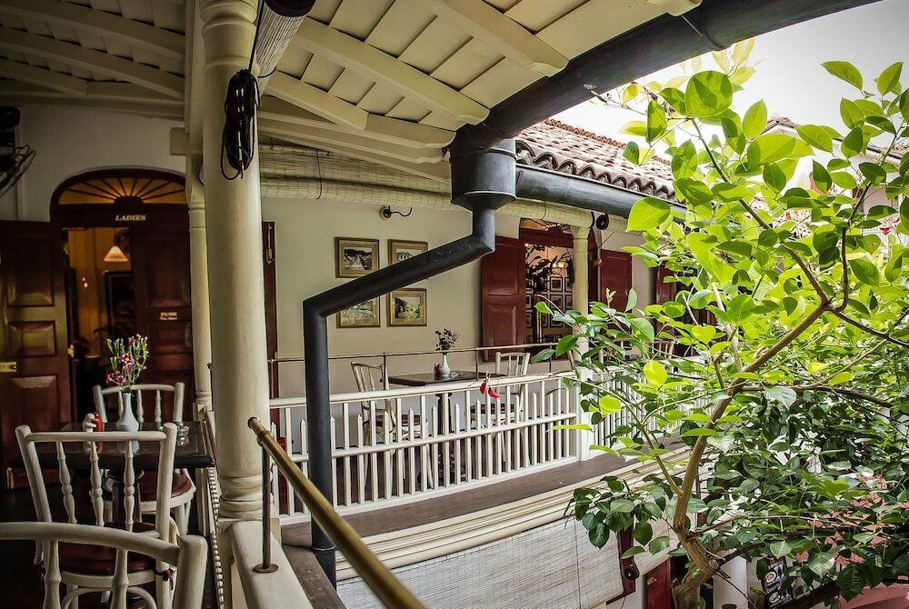 Фото Royal Bar & Hotel