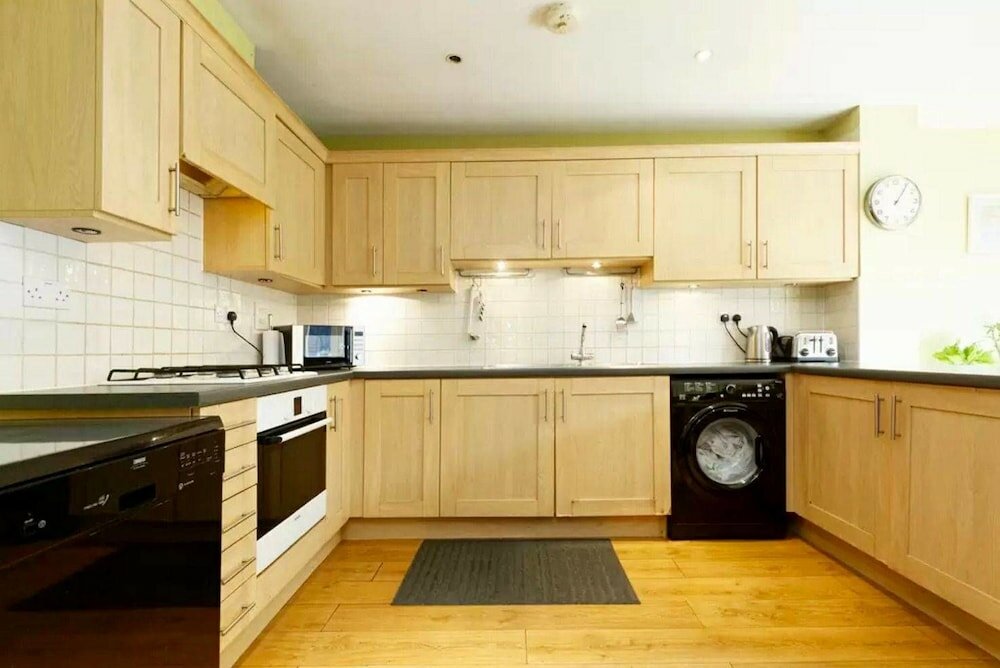 Фото Lynbrook Guests House