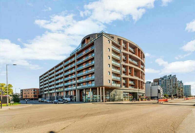 Гостиница Comfycozy Luxury Apartment Canning Town в Лондоне