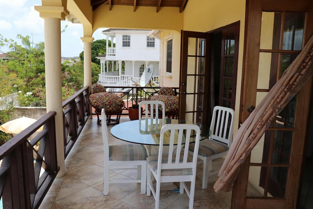 Фото Hibiscus 3-bed Suite at Sungold House Barbados