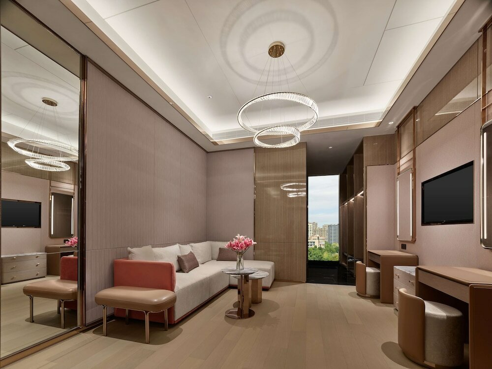 Фото DoubleTree by Hilton Cangnan