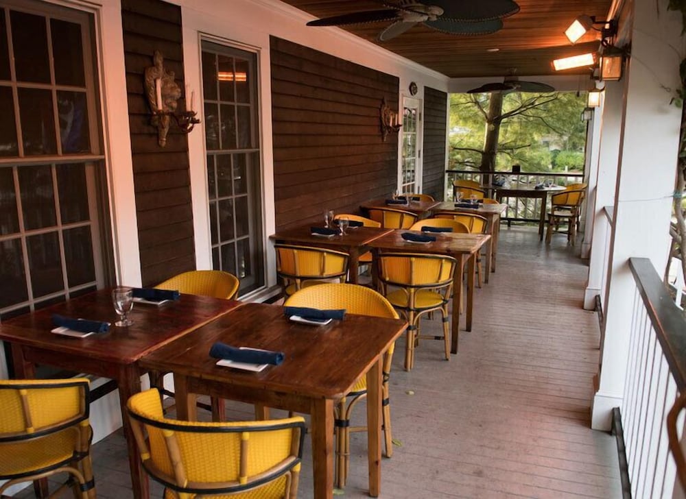 Фото The Red Lion Inn Resort 1704