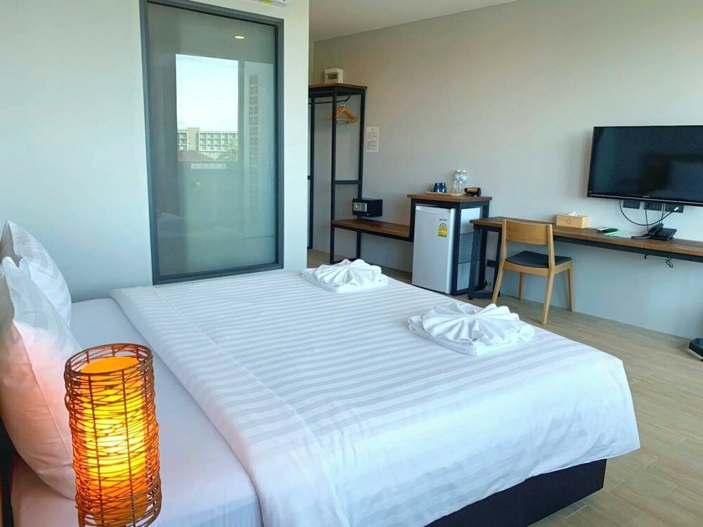 Фото Atom Phuket Hotel