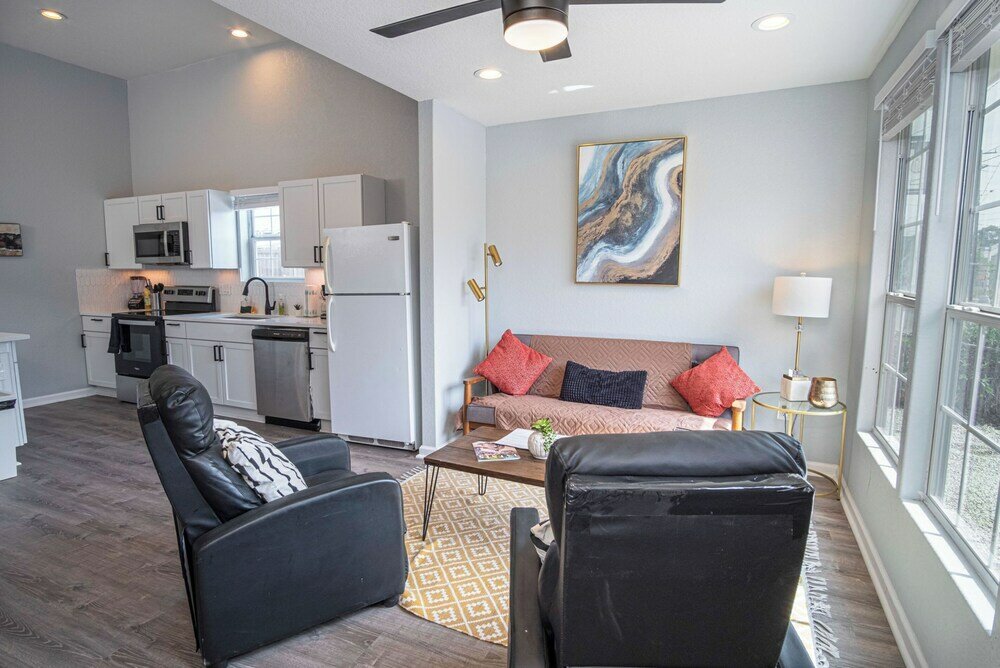 Фото Charming 3br/2ba Gem Close to Downtown Riverwalk