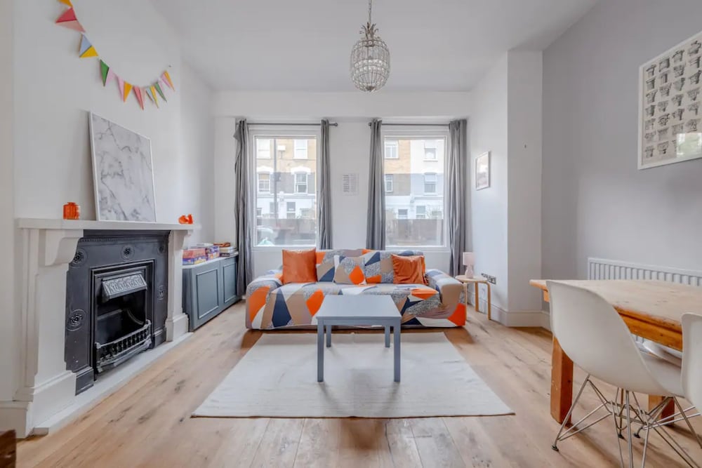 Фото Lovely 3 Bedroom Apartment in Clapton With Garden