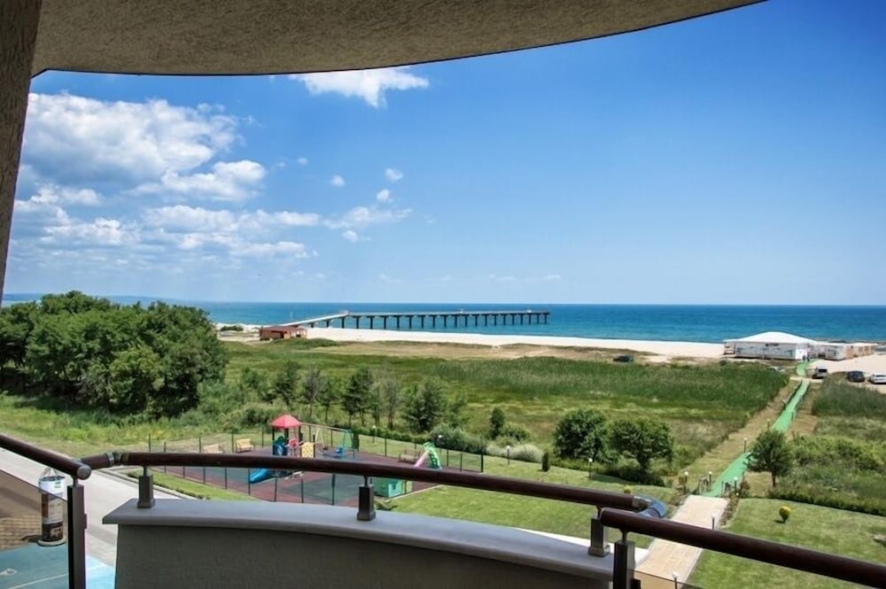 Фото Long Beach Resort & SPA