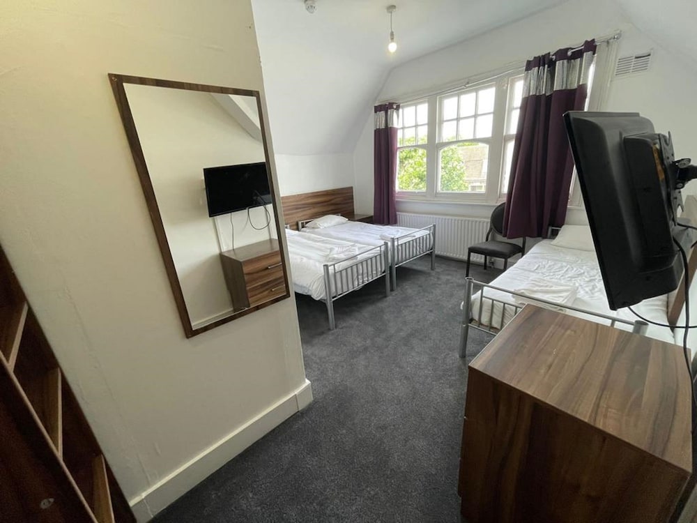 Фото Oyo National Hotel