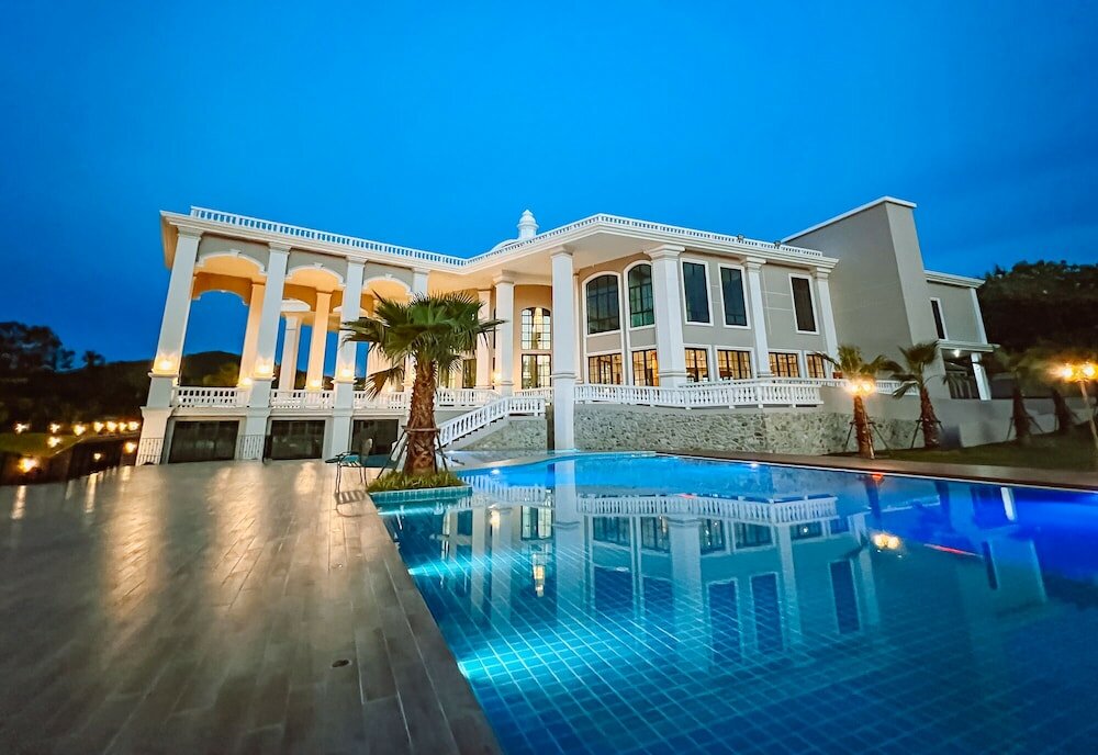 Фото Grand Lord Hotel& Residence