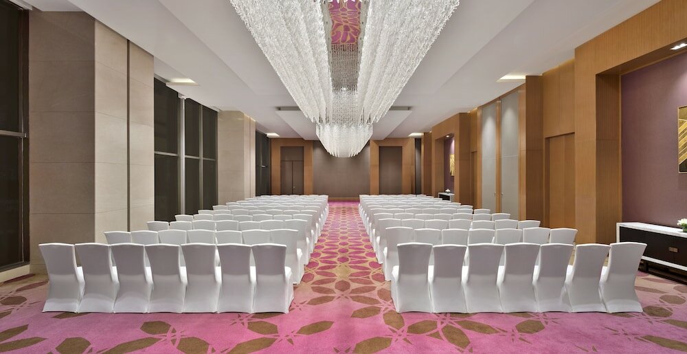 Фото Courtyard by Marriott Navi Mumbai