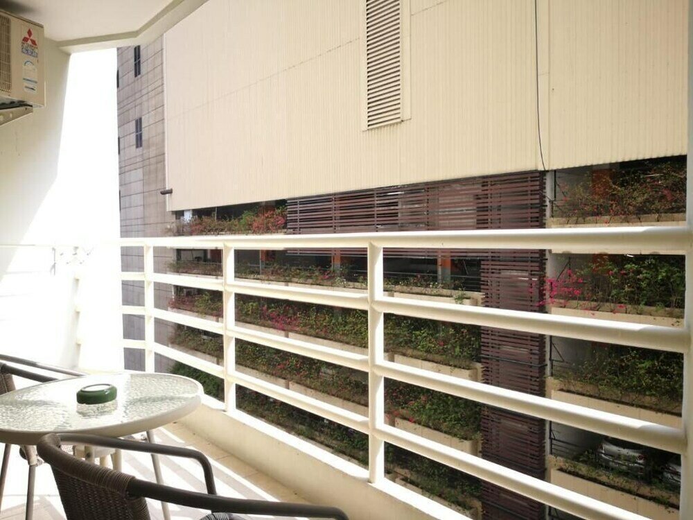 Фото Condo Express View Talay 6