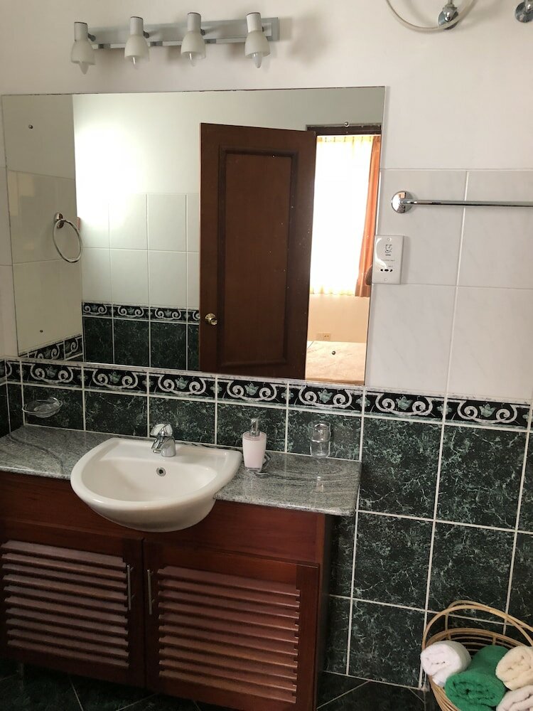 Фото Hedges Court Residencies Colombo City